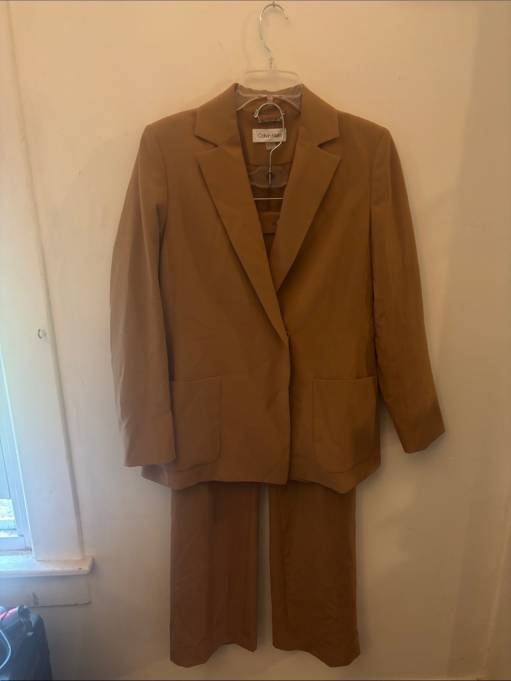 Calvin Klein Split Size Pant Suit Camel Beige Blazer 8 Trousers 4 Set